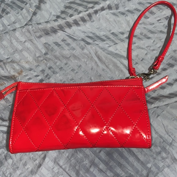 Coach Wristlet Cherry Red Patent Quilted - Picture 4 of 13